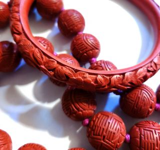 RARE ANTIQUE VINTAGE CHINESE CARVED RED CINNABAR BEAD NECKLACE AND BANGLE SET 5