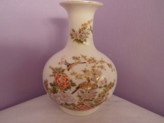 Fabulous Vintage Japanese Porcelain Birds & Flowers Design Vase 15.  5 Cms Tall