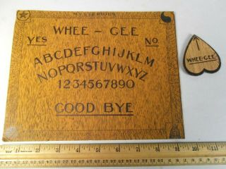 Vintage Mysterious Whee - Gee Ouija Board W/planchette
