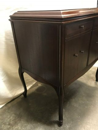 Antique 1923 Victrola record player classic solid walnut cabinet,  hand crank. 7
