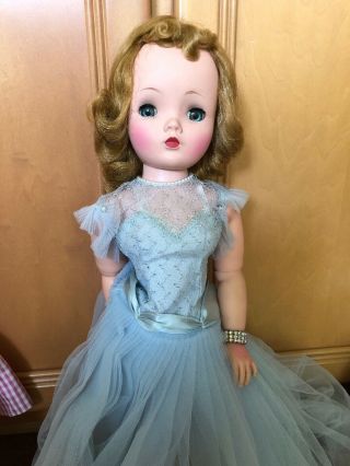 Vintage 1950s Madame Alexander CISSY Doll in Light Blue Sleeveless Gown 2