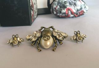Authentic GUCCI SET Antique Gold Bee Brooch\Pin and Earrings with White Pearl 10