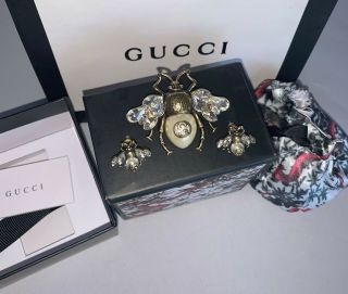 Authentic GUCCI SET Antique Gold Bee Brooch\Pin and Earrings with White Pearl 3