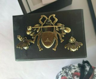 Authentic GUCCI SET Antique Gold Bee Brooch\Pin and Earrings with White Pearl 6