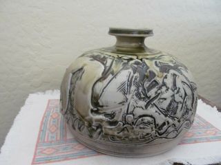 VINTAGE SCULPTUED POTTERY SIGNED BY ARTIST REGIS BRODIE HANDMADE VASE 2