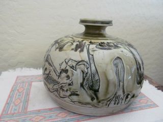 VINTAGE SCULPTUED POTTERY SIGNED BY ARTIST REGIS BRODIE HANDMADE VASE 6