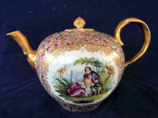 Fine Antique Meissen Porcelain Hand Painted Teapot.