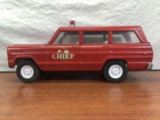 Vintage 1960’s Pressed Steel Tonka Toys Red Jeep Wagoner Fire Chief Toy Truck