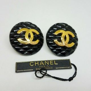 Authentic Rare Vintage Chanel CC Logo Black Gold Round Quilted Clip Earrings 2