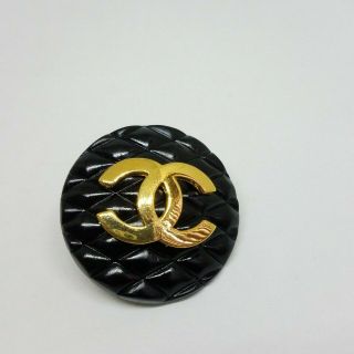 Authentic Rare Vintage Chanel CC Logo Black Gold Round Quilted Clip Earrings 3