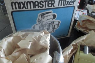 Vtg Deluxe Sunbeam Mixmaster Mixer Harvest Gold Nib Stainless Bowls