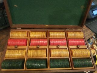 Vintage Lowes Cased Set Of 400 Catalin Poker Chips In