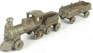 Climax Antique Cast Iron Train 475,  2 Piece Set