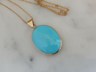 A Antique 9 Ct Gold Oval Large Turquoise Pendant And Chain