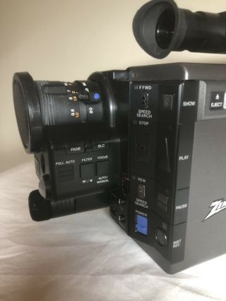 Vintage Zenith VM6200 Compact VHS Camcorder with all accessories COND 2