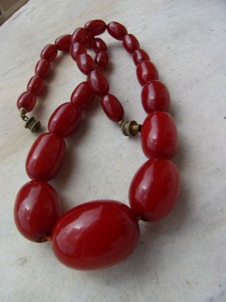 Antique Vintage Art Deco Cherry Red Sim Test Bakelite Faturan Graduated Necklace