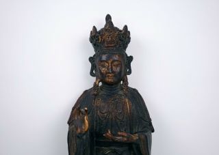 A Finely Cast Bronze Figure of Seated Avalokiteśvara 3