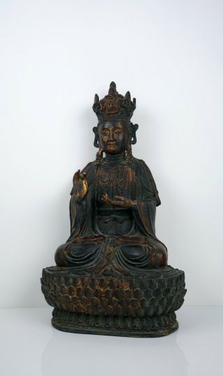 A Finely Cast Bronze Figure of Seated Avalokiteśvara 4