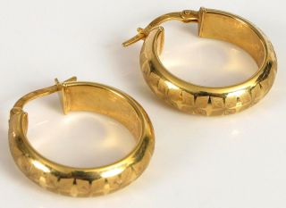 Vintage 14k Yellow Gold Fine Fashion Hoop Earrings Made In Italy Chased 3.  7 G