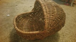 Vintage Wicker Baby Bassinet/basket