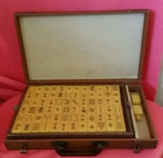 Vintage Mah Jong Set w Case 146 Tiles Rich Butterscotch Bakelite Graphics 2