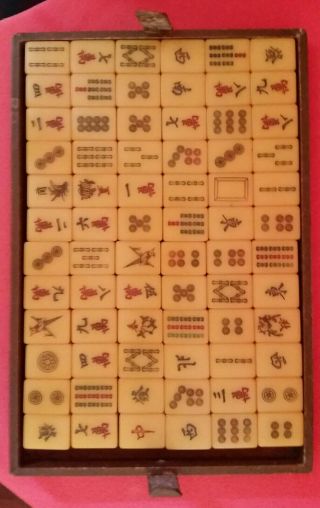 Vintage Mah Jong Set w Case 146 Tiles Rich Butterscotch Bakelite Graphics 3