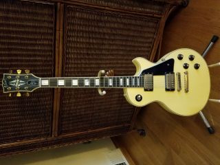 Vintage Gibson Les Paul Custom (white but aged yellow) w/hardcase 4