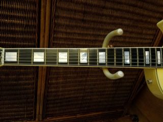 Vintage Gibson Les Paul Custom (white but aged yellow) w/hardcase 6