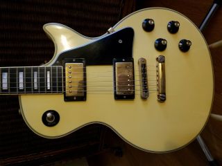Vintage Gibson Les Paul Custom (white but aged yellow) w/hardcase 7
