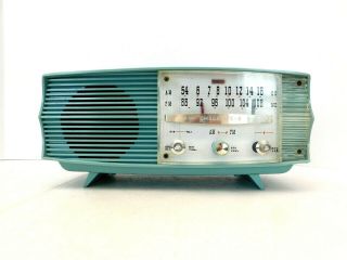 Vintage Old Blue Case Omscolite - 8 Antique Am - Fm Jet Age Space Retro Tube Radio