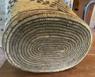 Very Large Important Antique 19th C.  Native American Indian Basket,  Estate Find 9