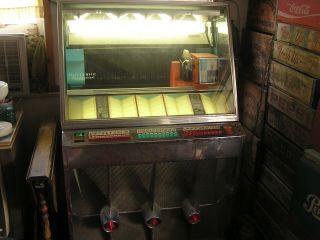 Seeburg Jukebox Select O Matic 200 Vintage with Light up Fins 10