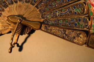 Chinese silver gilt filigree and enamel fan with faces 19th 10