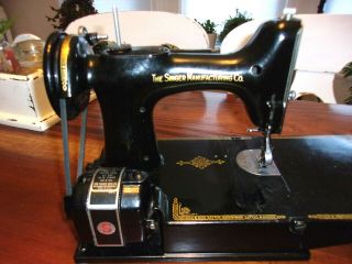 Circa 1950 vintage Singer Featherweight 221 - 1 sewing machine w case 8