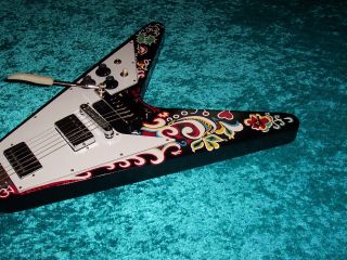 Psychedelic Gibson Jimi Hendrix Flying V guitar Vintage design vee 7