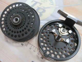 ORVIS Vintage Fly Fishing Reel CFO 4 Gun metal color made in England 6