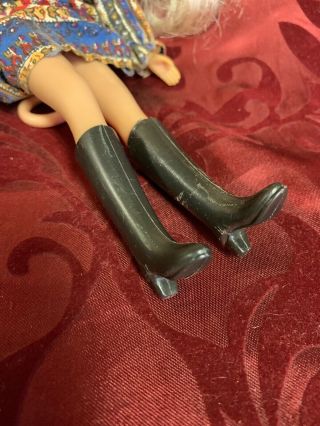 Vintage 1972 Kenner Blythe Doll Blonde with Dress Boots tagged 6 LINES 11