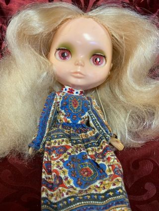 Vintage 1972 Kenner Blythe Doll Blonde with Dress Boots tagged 6 LINES 4