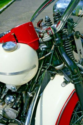 1942 Harley - Davidson Knucklehead 6