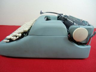 Vintage Seafoam Smith Corona Silent 5T Series Portable Typewriter & Case 2
