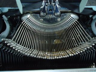 Vintage Seafoam Smith Corona Silent 5T Series Portable Typewriter & Case 7