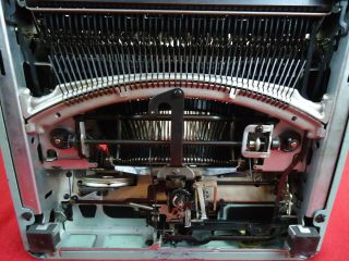 Vintage Seafoam Smith Corona Silent 5T Series Portable Typewriter & Case 9