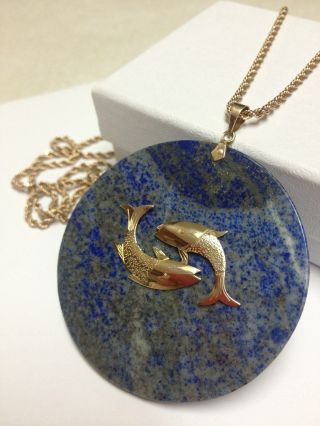 LARGE UNUSUAL VINTAGE LAPIS LAZULI 14K GOLD PISCES FISH PENDANT 14K CHAIN 23in 8