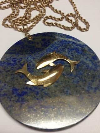 LARGE UNUSUAL VINTAGE LAPIS LAZULI 14K GOLD PISCES FISH PENDANT 14K CHAIN 23in 9