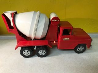 Vintage Tonka 1960 Cement Truck Red and White. 2