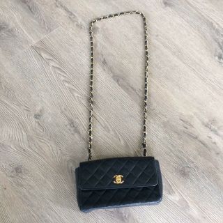 Vintage Authentic Chanel Black Quilted Leather Chain Crossbody Bag Made France