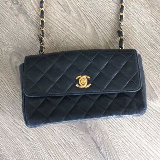 Vintage Authentic Chanel Black Quilted Leather Chain Crossbody Bag Made France 2