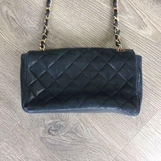Vintage Authentic Chanel Black Quilted Leather Chain Crossbody Bag Made France 4