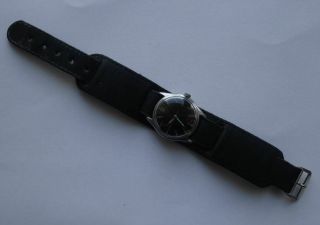 RARE VINTAGE GENTLEMAN ' S STEEL CASED BLACK DIAL WRISTWATCH,  1940s 3