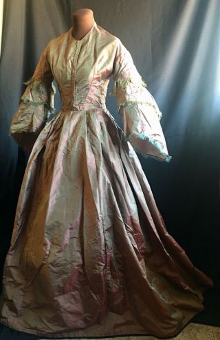 CHANGEABLE 1850s PINK SILK ANTIQUE PAGODA SLEEVES DRESS 2